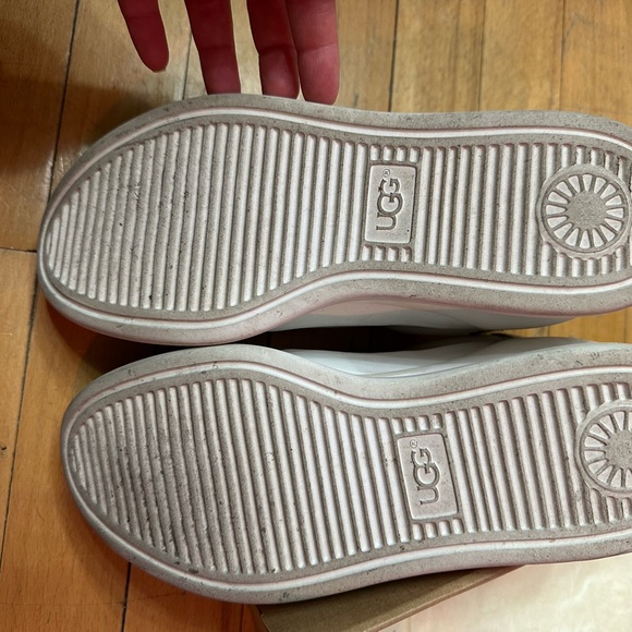 UGG Neutra Platform Sneaker - Size 7 - Picture 9 of 10